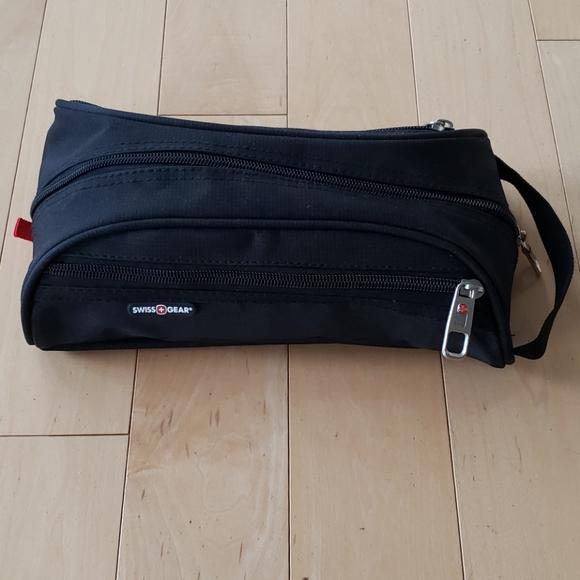 TOILETRY BAG
